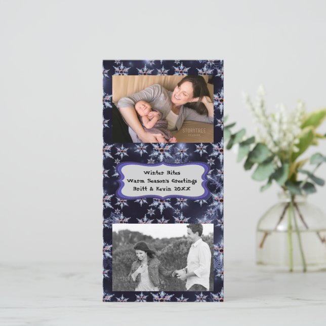 Tarjeta Festiva Snow Zombie Bites Dark Bkgrd Add Photos Photocard (Anverso de pie)