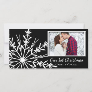 Tarjeta Festiva Snowflake en Black First Christmas Photo Card