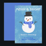 Tarjeta Festiva Snowman Merry & Bright Seasons Greetings Personali<br><div class="desc">Snowman Merry & Bright Seasons Saludos Tarjeta de Navidad Personalizado. Hombre de nieve lindo con silenciador de cheques azul y blanco. Añade tu propio sentimiento y nombres de familia usando la plantilla que he configurado para ti. ¡Muy fácil!</div>