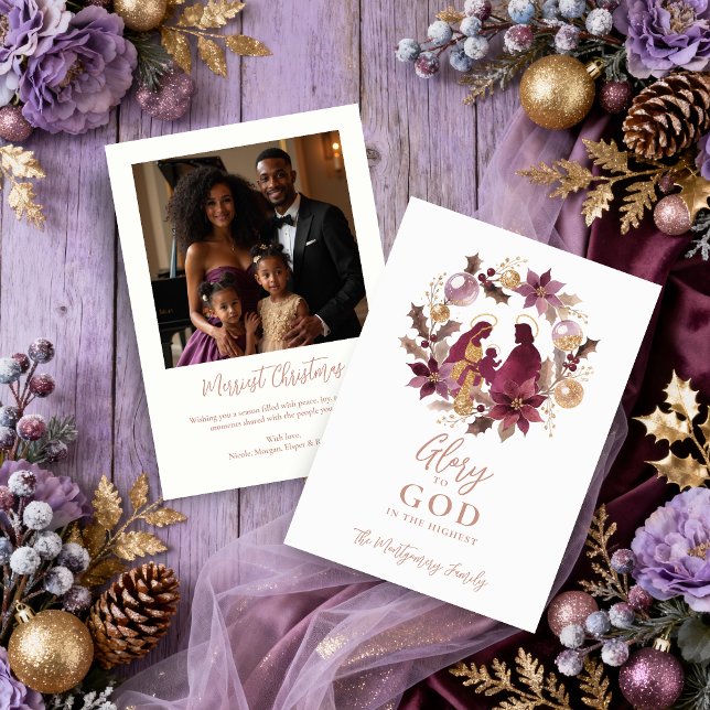 Tarjeta Festiva Sophisticated Lavender Shades Holy Nativity Floral (Sophisticated Lavender Shades Holy Nativity Floral Wreath Glitter Holiday Cards,  Custom Back Photo.)