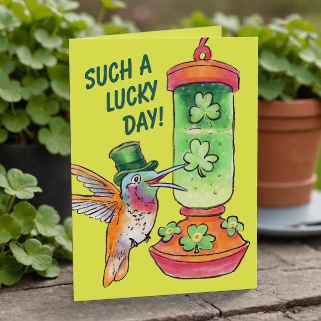Tarjeta Festiva St Patrick's Day Lucky Green Hummingbird Feeder (Whimsical hummingbird St. Patrick’s Day card with shamrocks & custom message 🍀)