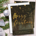 Tarjeta Festiva Starry Winter Night Merry Christmas Script Gold<br><div class="desc">Noche de invierno estrellada Tarjeta navideña navideña con elegante caligrafía de escritura dorada. Esta moda y diseño moderno combinan trazos de brochas acuáticas, estrellas doradas, resplandor de estrellas, polvo de oro y un bosque nublado. Está escrito a mano con Feliz Navidad y la plantilla está configurada para que añadas tu...</div>