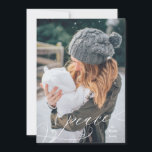Tarjeta Festiva Superposición de paz floreciente<br><div class="desc">Esta tarjeta fue diseñada como un deseo de vacaciones por la paz en una sobriedad simple y elegante para mostrar una hermosa foto familiar. El respaldo también se puede personalizar para mostrar una foto familiar adicional con un fondo de color personalizado en lugar de la banda predeterminada.</div>