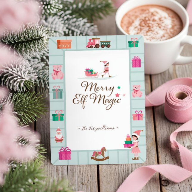 Tarjeta Festiva Taller de juguetes mágicos de elfo rosado de Santa (Santa's Magical Pink Elf Toy Workshop Factory Holiday Card)