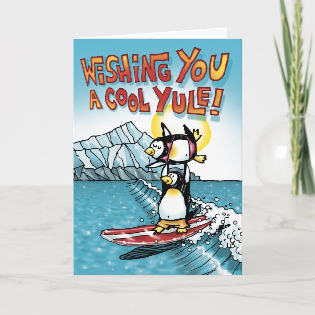 Tarjeta Festiva Tándem fresco de Yule que practica surf pingüinos (Anverso)