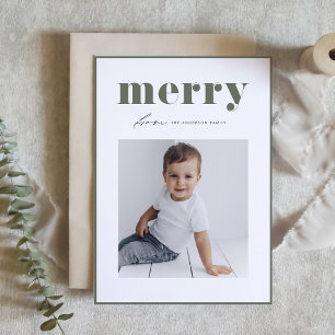 Tarjeta Festiva Taupe Green Retro Merry Typography Navidades de fo