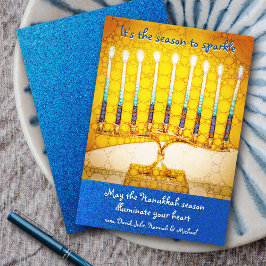 Tarjeta Festiva Temporada Amarilla De Hanukkah Menorah En Guión De