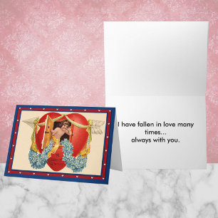 Tarjeta Festiva Testigo cupido vintage de afecto en el corazón de 