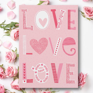 Tarjeta Festiva Texto de amor en tonos rosa con corazones y flores