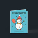 Tarjeta Festiva Texto personalizado Dinking Snowman<br><div class="desc">¡Presentamos la "Tarjeta de felicitación plegada de Snowman que se bebe"! Esta célebre tarjeta de felicitación doblada presenta a un animado muñeco de nieve vestido con un sombrero de Santa Claus rojo y blanco, sosteniendo una escoba marrón y luciendo una nariz de zanahoria naranja. Rodeado de delicados copos de nieve...</div>