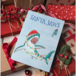 Tarjeta Festiva Tiburón de los grandes Navidades blancos de Santa<br><div class="desc">Este diseño puede ser personalizado en el área proporcionada cambiando la foto y/o el texto. O puede personalizarse haciendo clic en Personalizar esta plantilla y, a continuación, eligiendo la opción de hacer clic en el personalizar y eliminando o cambiando el color del fondo, agregando texto, cambiando el color o estilo...</div>