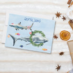 Tarjeta Festiva Tiburón de los grandes Navidades blancos de Santa<br><div class="desc">Este diseño puede ser personalizado en el área proporcionada cambiando la foto y/o el texto. O puede personalizarse haciendo clic en Personalizar esta plantilla y, a continuación, eligiendo la opción de hacer clic en el personalizar y eliminando o cambiando el color del fondo, agregando texto, cambiando el color o estilo...</div>