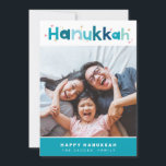 Tarjeta Festiva TIPOGRAFÍA MODERNA divertido retrato fotográfico d<br><div class="desc">por kat massard >> www.simplysweetPAPERIE.com <<< Un diseño de tarjeta festividad fotográfica super simple para celebrar la temporada con la familia y amigos. ¡El máximo espacio para mostrar a tu hermosa familia! CONSEJO 1. Para redimensionar / reubicar la foto pulse el botón "personalizar". 2. También puede cambiar las fuentes, mover...</div>