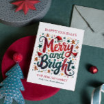 Tarjeta Festiva Tipografía retro colorida mora y brillante<br><div class="desc">Con un diseño de tipografía retro colorido y festivo,  adornado con símbolos navideños,  es un diseño perfecto de tarjetas de felicitación vacacional.</div>