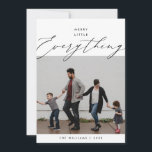 Tarjeta Festiva Todo es alegre, superposición de foto familiar<br><div class="desc">Todo es alegre, Felices Fiestas, Feliz Navidad. Celebre la temporada con esta tarjeta de foto familiar (impresa y/o descarga instantánea), en superposición de tema de escritura romántica suave contemporánea moderna. Es totalmente personalizable y se puede personalizar con sus propios mensajes de felicitación. Es simple, fácil, pero minimalista y festivo moderno....</div>