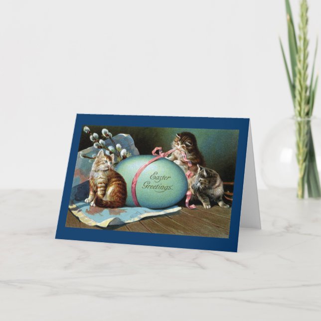 Tarjeta Festiva Tres gatos y gran huevo azul de Pascua (Anverso)