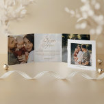 Tarjeta Festiva Tríptica Elegante Escritura Alegría en Cada Momento Fotocol<br><div class="desc">Celebra la temporada con elegancia atemporal y simplicidad moderna. Este diseño de tarjeta navideña tripartita presenta un refinado diseño minimalista con la palabra Alegría elegantemente escrita a mano sobre tu foto de portada en tipografía elegante. Los sutiles acentos de marco de esquina en falso dorado resaltan con gracia tu momento...</div>