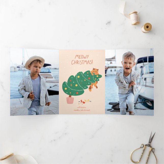 Tarjeta Festiva Tríptica Feliz Navidad Meowy - Diversión Felina Traviesa (Interior)