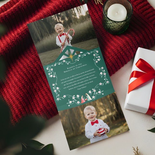 Tarjeta Festiva Tríptica Fotos familiares de la escena de la Natividad reli (Christmas Religious Nativity Scene Family Photos Tri-Fold Holiday Card)