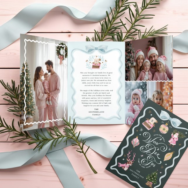 Tarjeta Festiva Tríptica Galería fotográfica de la familia de cintas azul d (Retro Christmas Blue Ribbon Family Photo Gallery Tri-Fold Holiday Card)