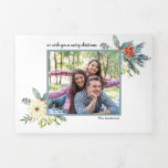 Tarjeta Festiva Tríptica Las ramas de Winter Pine elegantes 3 Navidades de<br><div class="desc">Elegante y moderna tarjeta de Navidades con sus 3 fotos favoritas. Personalízalo con tu mensaje personalizado dentro.</div>