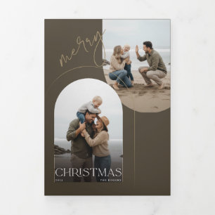Tarjeta Festiva Tríptica Navidad Familiar con Foto de Playa Geométrica Arco