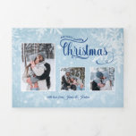 Tarjeta Festiva Tríptica Winter Snowflakes 3-Photo Merry Christmas Script<br><div class="desc">Copos de nieve blancos y destellos en un fondo azul cielo plantilla de tres fotos con un moderno y personalizado saludo de guión de caligrafía azul "Feliz Navidad". Los paneles cuentan con un fondo complementario y plantillas de fotos adicionales y un campo de texto editable.</div>
