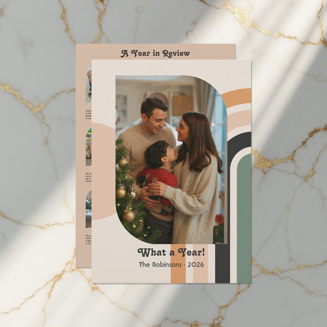 Tarjeta Festiva Un año en revisión 12 Collage de fotos retro vacac (A Year in Review 12 Photo Collage Retro Holiday Card)