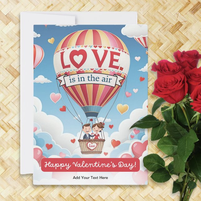 Tarjeta Festiva Un bonito globo de aire caliente alegra San Valent (A cute, personalized Valentine's card, with cartoon style picture of a couple in a hot air balloon)