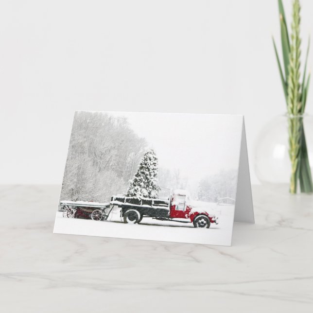 Tarjeta Festiva Un Camión Cubierto De Nieve Se Sienta En Un Campo (Anverso)