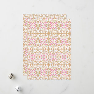Tarjeta Festiva un patrón de flor rosa y blanca sobre un fondo mar