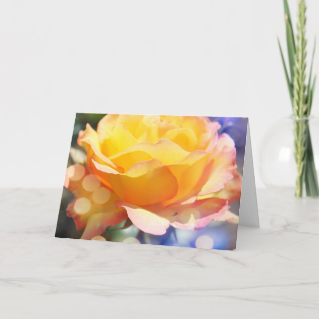 Tarjeta Festiva Una flor de rosa amarilla.  Fotografía floral. (Anverso)