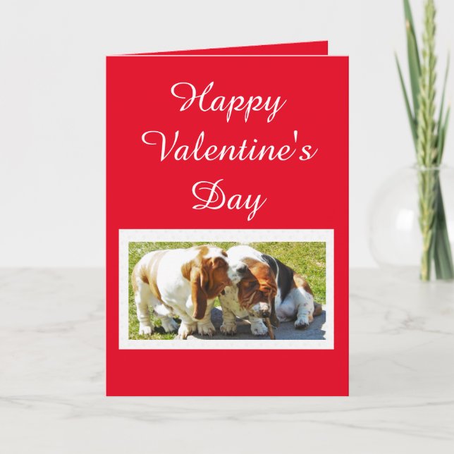 Tarjeta Festiva Valentine lindo con hongos y corazones basset (Anverso)