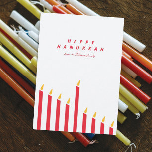 Tarjeta Festiva Velas de Hanukkah minimalistas modernas rojas y bl