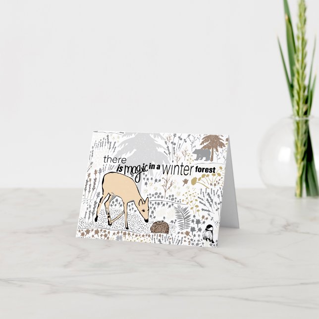 Tarjeta Festiva Venado mágico de Winter Forest (Winter Forest Magic Deer Holiday Card by Jenn Steffen Art.)