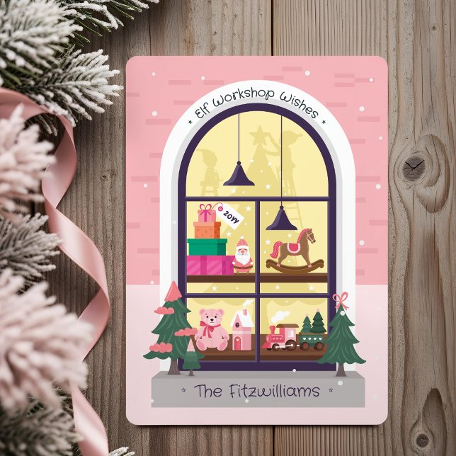 Tarjeta Festiva Ventana del taller de juguetes de Navidades rosado (Santa's Elves Pink Christmas Toy Workshop Window Holiday Card)