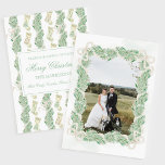 Tarjeta Festiva Vintage Christmas Garland Stocking One Photo<br><div class="desc">Navidades de acuarela Garland Stocking Vintage One Photo Card. Esta hermosa tarjeta navideña de fotos muestra la guirnalda de Navidades de acuarela con arcos blancos como marco para una foto. De vuelta de la invitación están los Navidades Stockings con Navidades garland y arcos. Es perfecto si buscas una tarjeta de...</div>