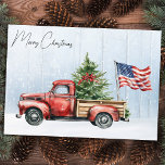 Tarjeta Festiva Vintage Christmas Red Truck Bandera Patriótica de<br><div class="desc">Vintage Red Truck Navidades Cards celebra las vacaciones con encanto patriótico. Difunde alegría y alegría festiva esta temporada navideña con nuestras tarjetas de Navidades de camiones rojos. Capturando perfectamente el espíritu de un bello y rústico paisaje invernal, estas tarjetas cuentan con un encantador camión rojo adornado con un árbol de...</div>