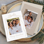 Tarjeta Festiva Vintage Taupe Bow Merry Christmas 2 Photo<br><div class="desc">Celebre la temporada de vacaciones con esta encantadora tarjeta de Navidades que incluye la foto de su familia enmarcada con un flamante arco de taupe y cinta en un crujiente fondo blanco. "Feliz Navidad" está elegantemente escrito en un encantador guión manuscrito taupe, con espacio para personalizar el nombre de tu...</div>