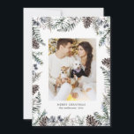 Tarjeta Festiva Vintage Winter Greenery Merry Christmas Photo Card<br><div class="desc">Nuestra colección de "zonas verdes invernales" cuenta con una vegetación minimalista de pino acuático, excelente para sus cartas e invitaciones, pero también para otros artículos de papelería y muchos más. El tipo de letra Serif junto con el tipo de letra de guión elegante es fácil de personalizar. Consulta nuestra tienda...</div>