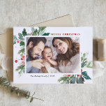 Tarjeta Festiva Watercolor Hollies Faux Relieve metalizado dorado<br><div class="desc">Envíe a sus seres queridos saludos navideños esta temporada con esta hermosa tarjeta de foto horizontal de Navidad. Tiene acuarelas, falsos acentos de Relieve metalizado dorado, un patrón festivo a juego con la tipografía moderna. Los textos son totalmente editables. Personalice esta tarjeta de foto de Navidad completa añadiendo su foto,...</div>