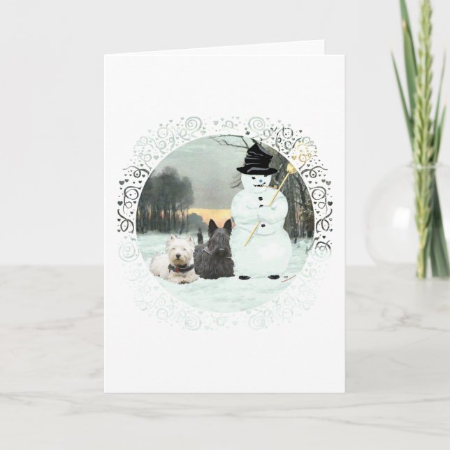 Tarjeta Festiva Westie y Scottie Construyen un Muñeco de Nieve (Anverso)