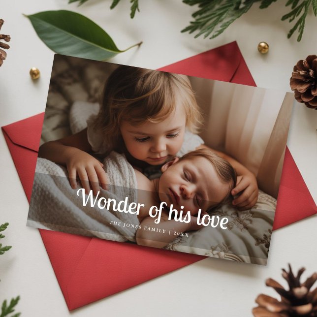 Tarjeta Festiva Wonder of His Love baby Family Christmas Card (Subido por el creador)