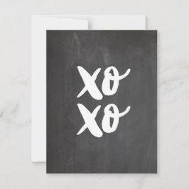 Tarjeta Festiva XO. Abrazos y besos día de San Valentín. Pizarra