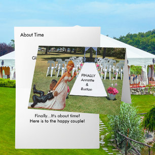 Tarjeta Finalmente el Boda Funny Interracial Couple Saludo