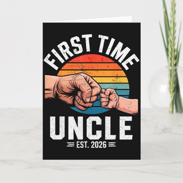 Tarjeta First Time Uncle Est 2026 Baby Announcement Great  (Anverso)