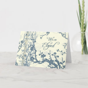 Tarjeta floral azul de la invitación de la fuga
