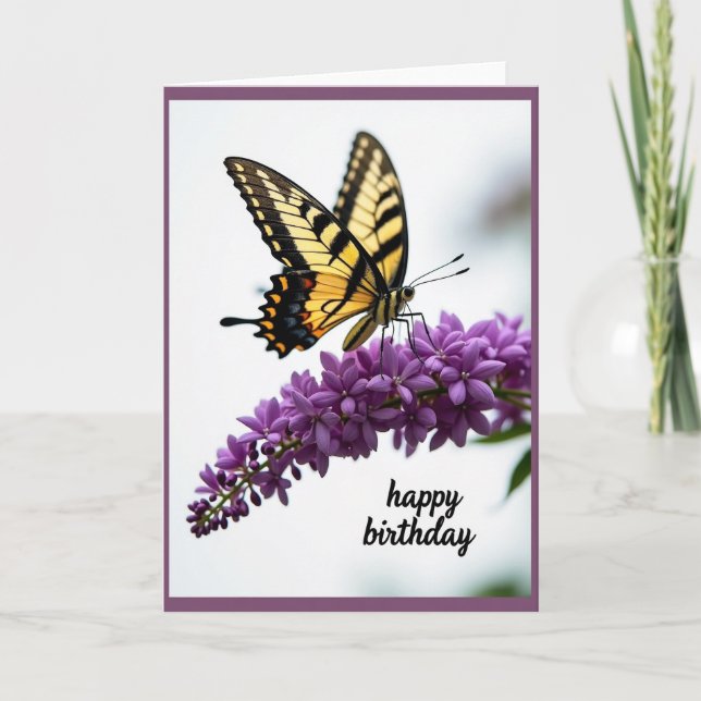 Tarjeta floral de cumpleaños con mariposa alegre (Anverso)
