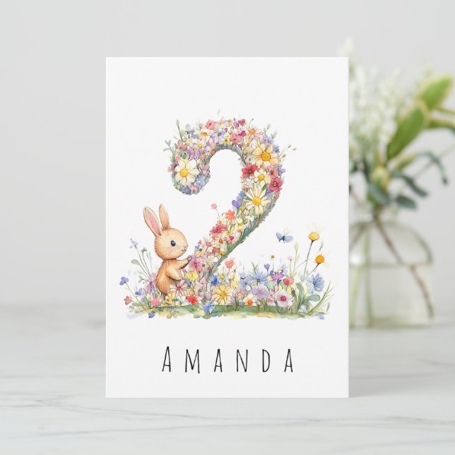 Tarjeta floral de segundo cumpleaños con dos y con (Anverso de pie)