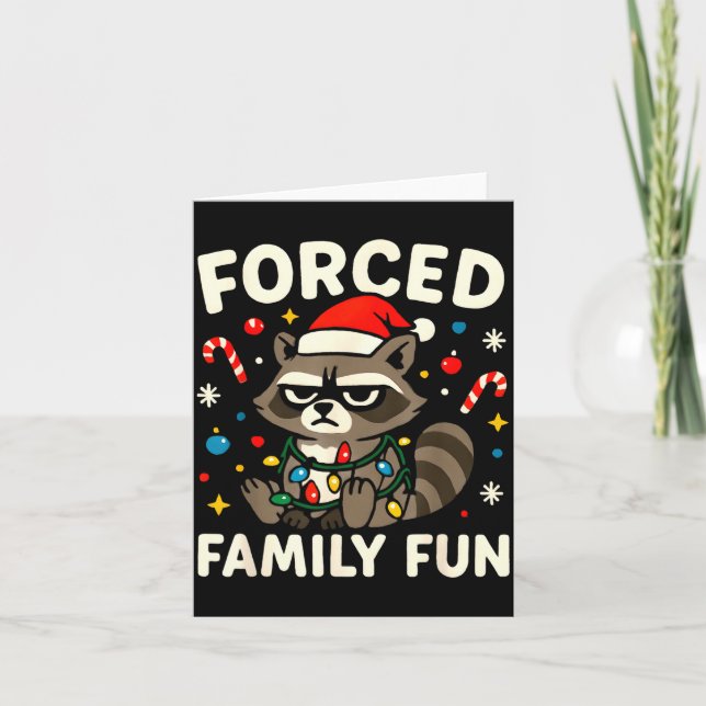 Tarjeta Forced Family Fun – Funny Sarcastic Raccoon Xmas C (Anverso)
